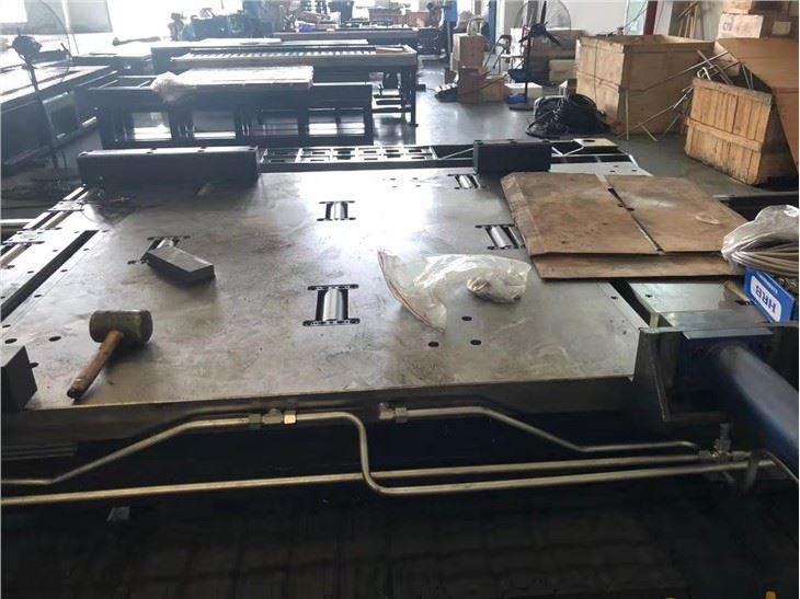 Yksinkertainen huolto CNC-teräksen sahaus- ja jyrsinkone